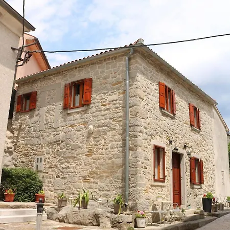 Poli Luce - Pepa Gostinjska kuća 3*