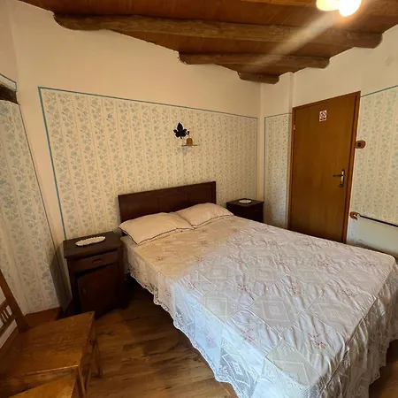 Poli Luce - Pepa Gostinjska kuća 3*